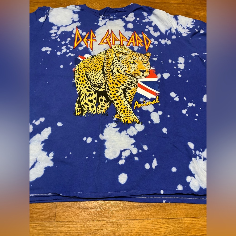 Def Leppard Blue and White Men’s or Women’s Unisex Graphic T-Shirt Size 2XL